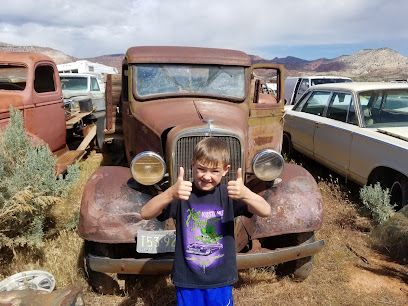 Dwight's Auto Wrecking, Sigurd, Utah